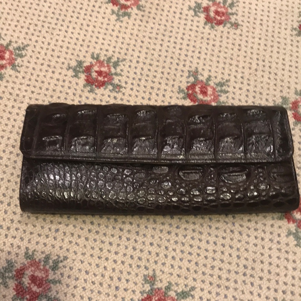 Veari alligator leather clutch